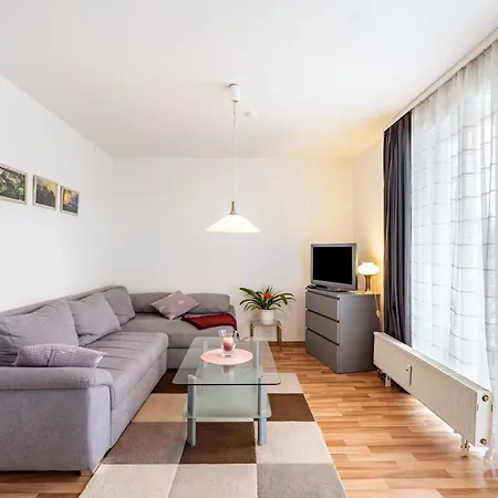 Am Goldenen Loewen Apartment *